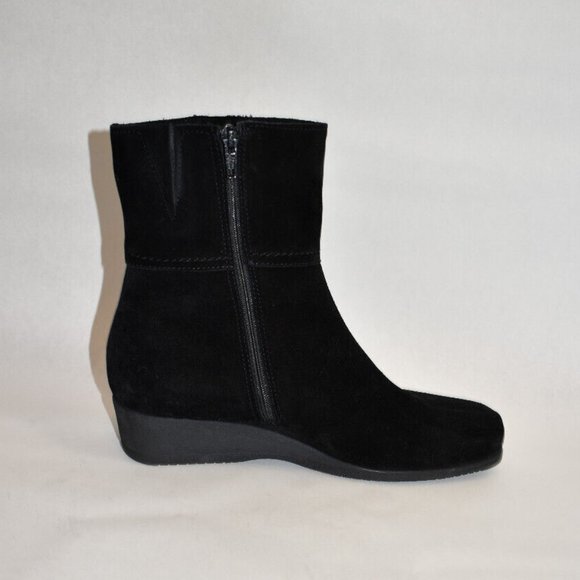New! LA CANADIENNE Black Suede Sanford Wedge Ankle Boots 8 DD323 - Picture 5 of 7